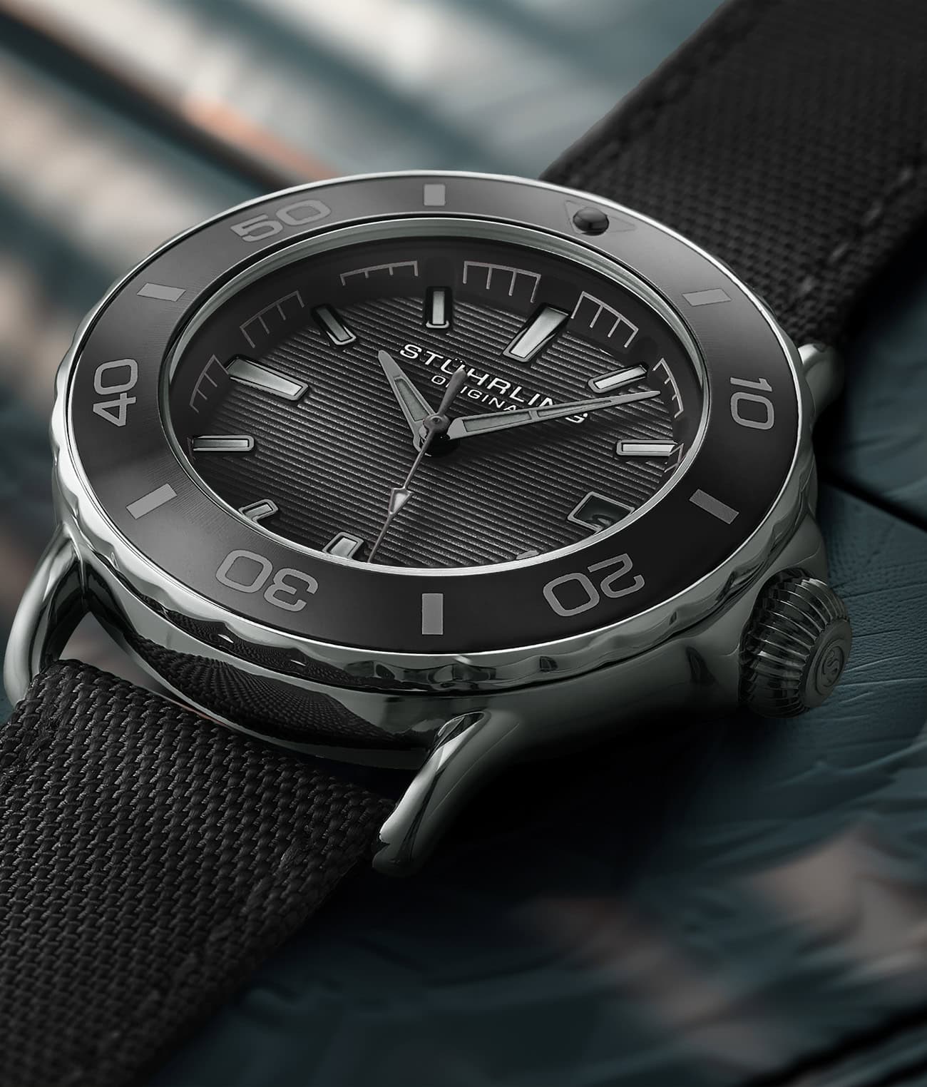 Stührling Explorer 4041 Quartz 40mm - Image 18