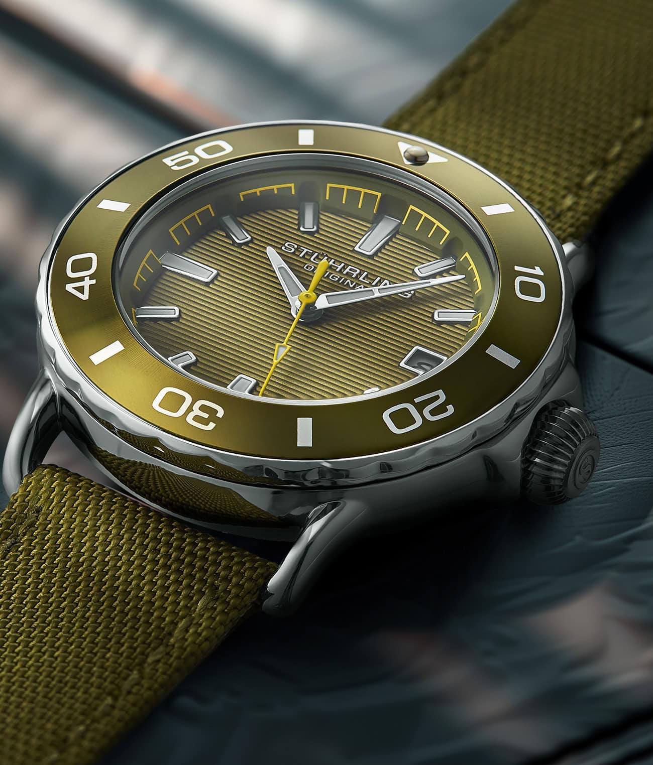 Stührling Explorer 4041 Quartz 40mm - Image 6