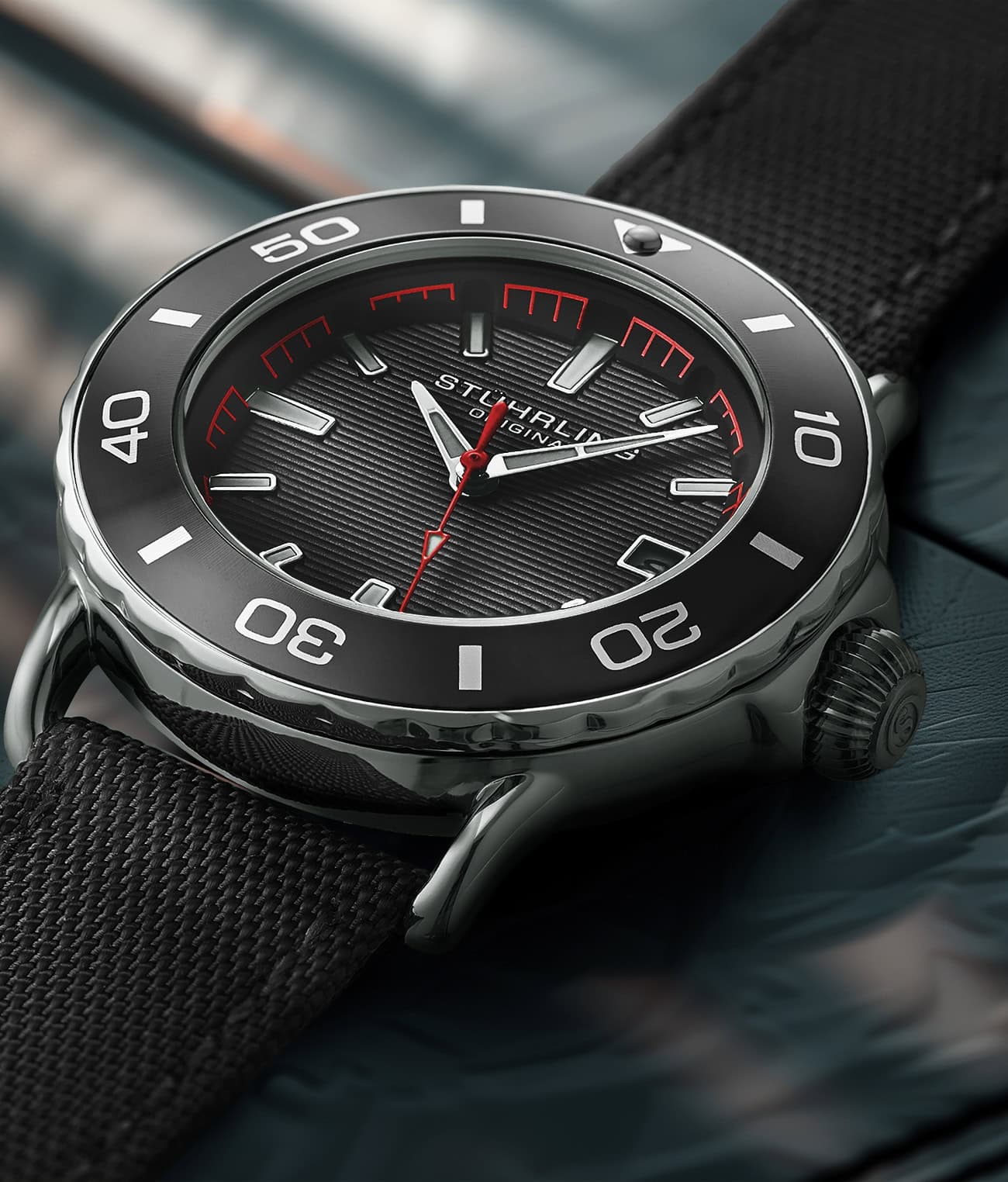 Stührling Explorer 4041 Quartz 40mm - Image 9