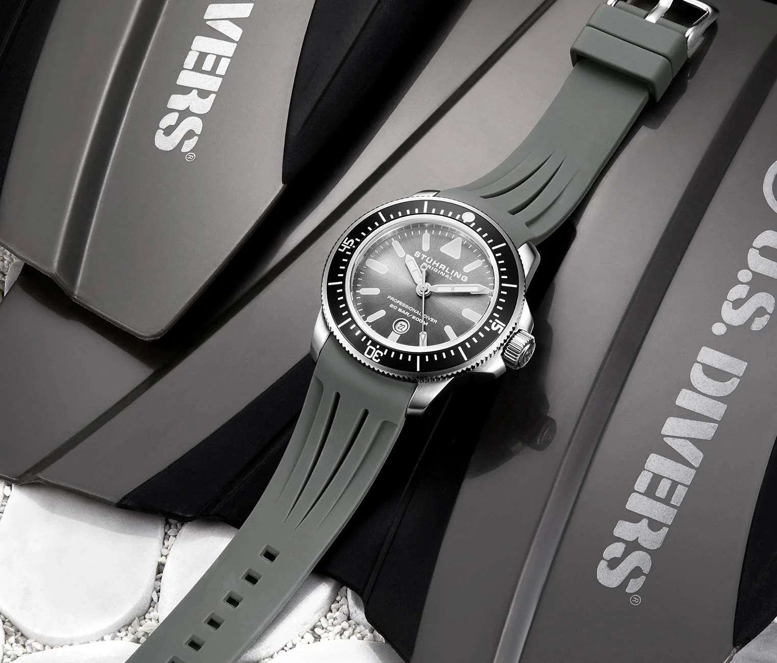 Stührling Maritimer 935 Quartz 43mm Diver - Image 21
