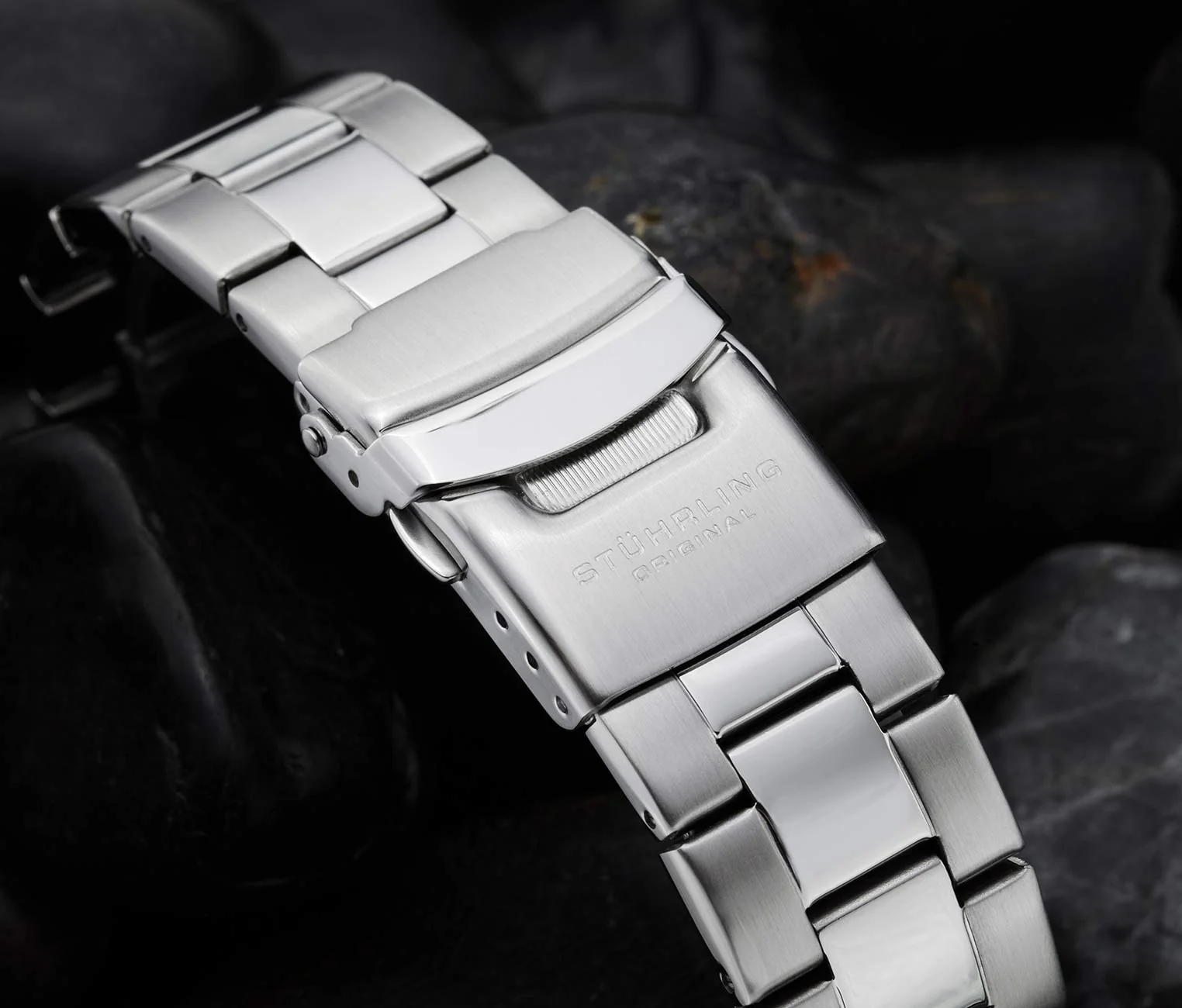 Raceway 564 GMT Quartz 42mm Chronograph - Image 9
